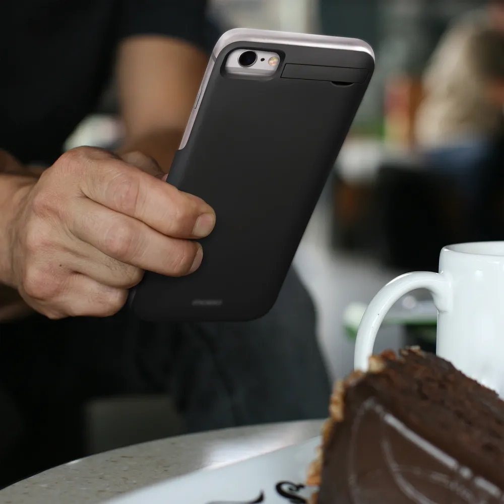 CARATULA CARGADOR MOBO 8000 mAH NEGRO IPHONE 6/7 PLUS - Imagen 3