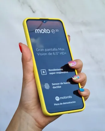 TPU SILICONE MOTOROLA E20 AMARILLO - Imagen 3